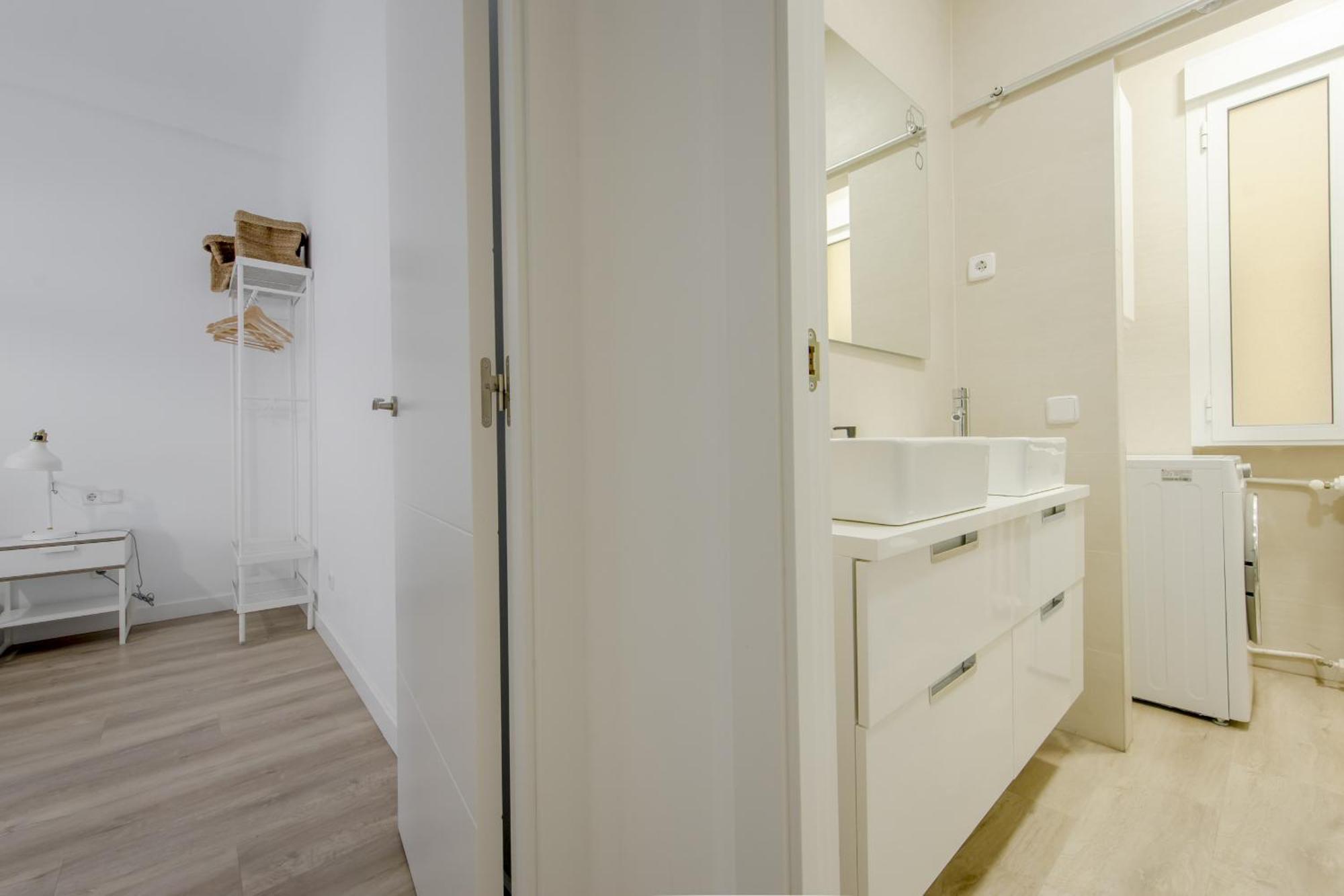 Elegante Apartamento En El Centro De Madrid-Rastro Apartment Luaran gambar
