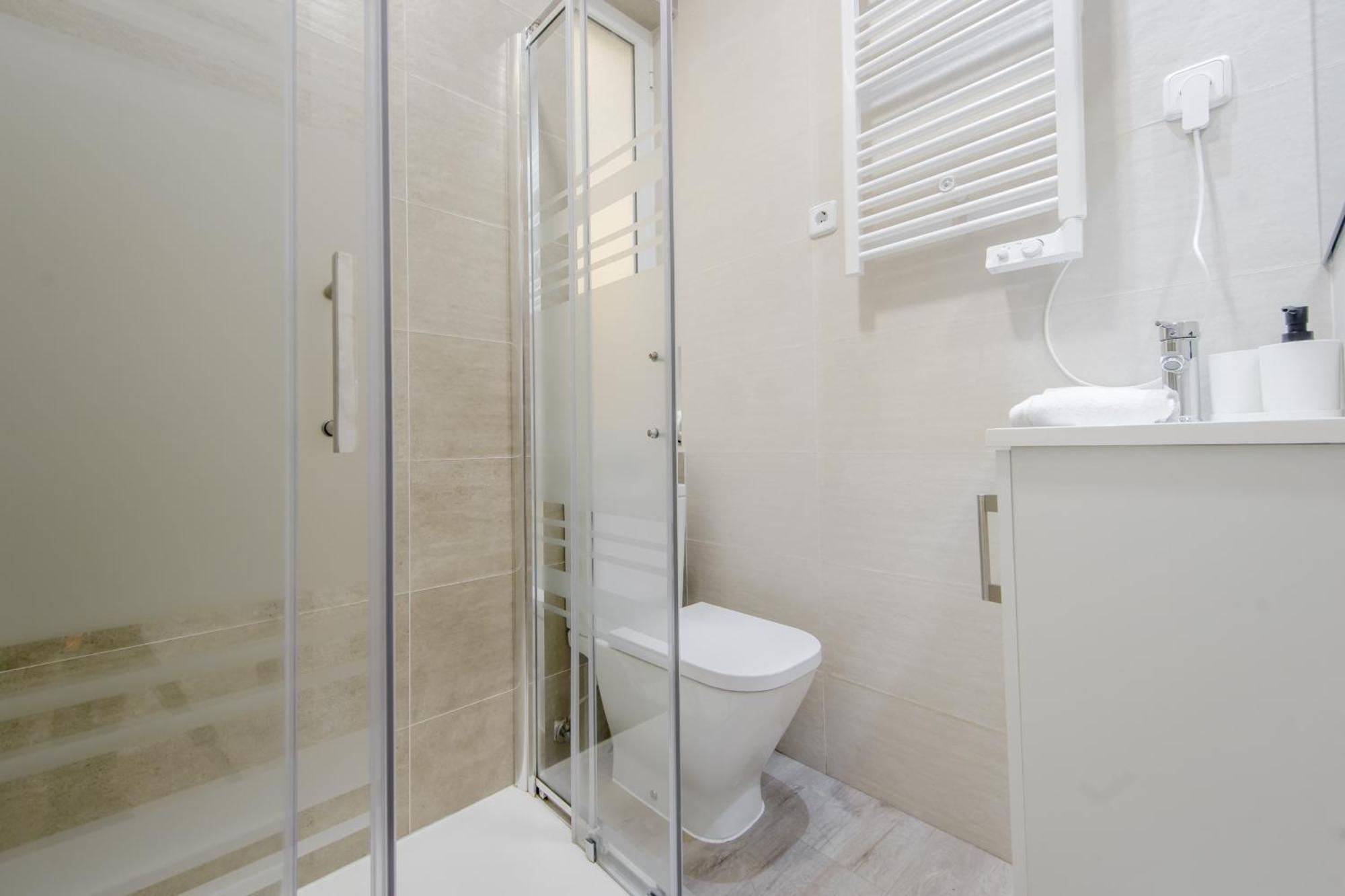 Elegante Apartamento En El Centro De Madrid-Rastro Apartment Luaran gambar