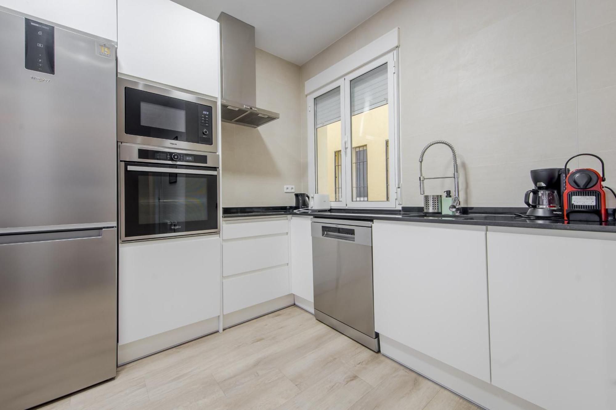 Elegante Apartamento En El Centro De Madrid-Rastro Apartment Luaran gambar