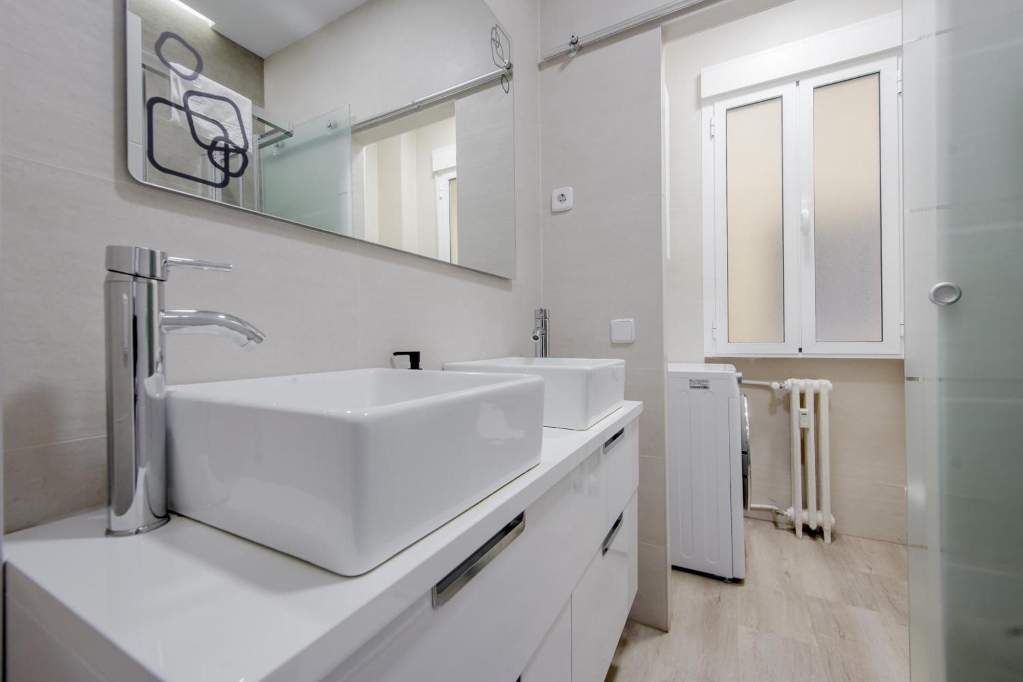 Elegante Apartamento En El Centro De Madrid-Rastro Apartment Luaran gambar